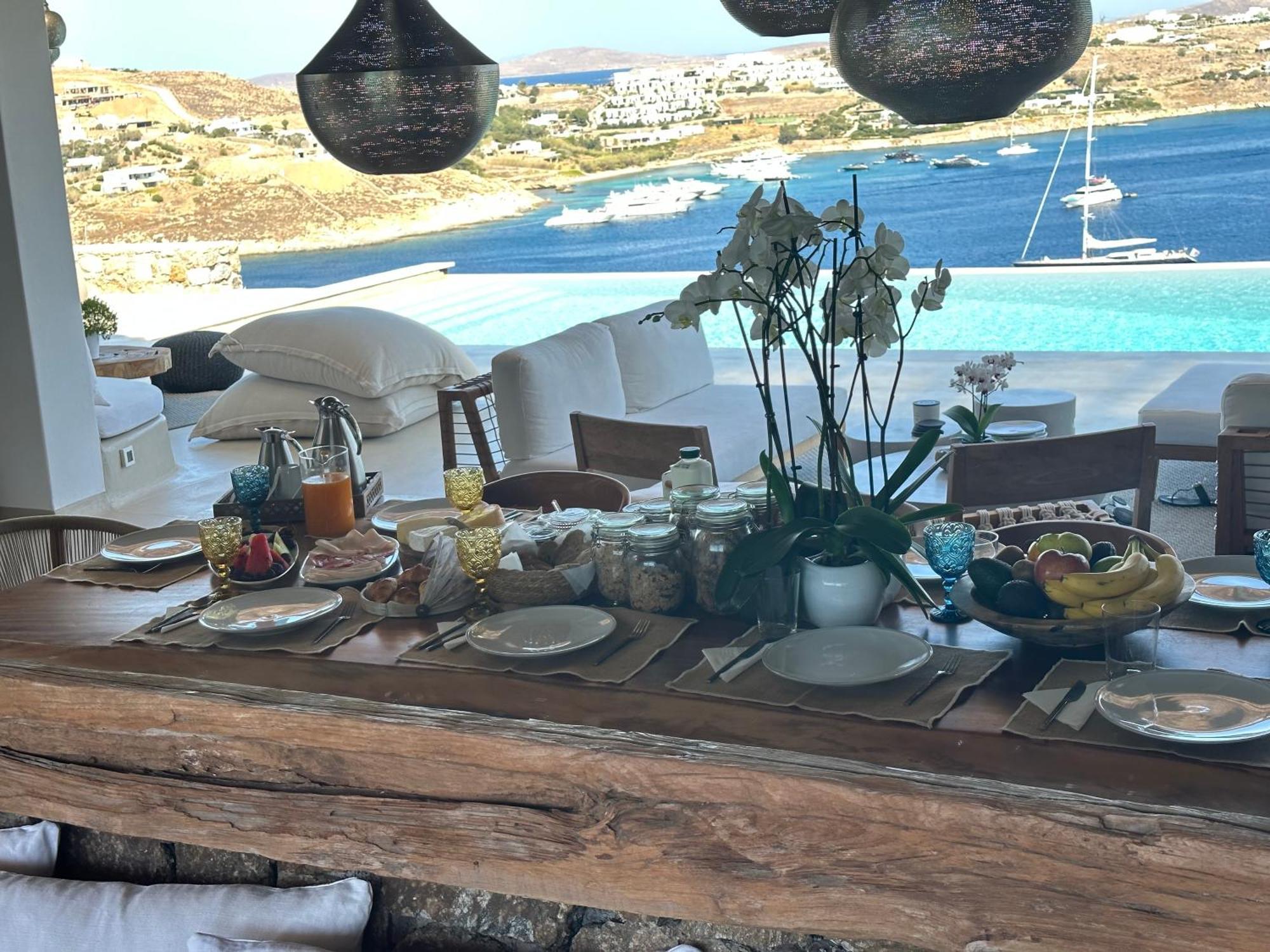V&V Guest House - Luxury Suites Ornos  Esterno foto