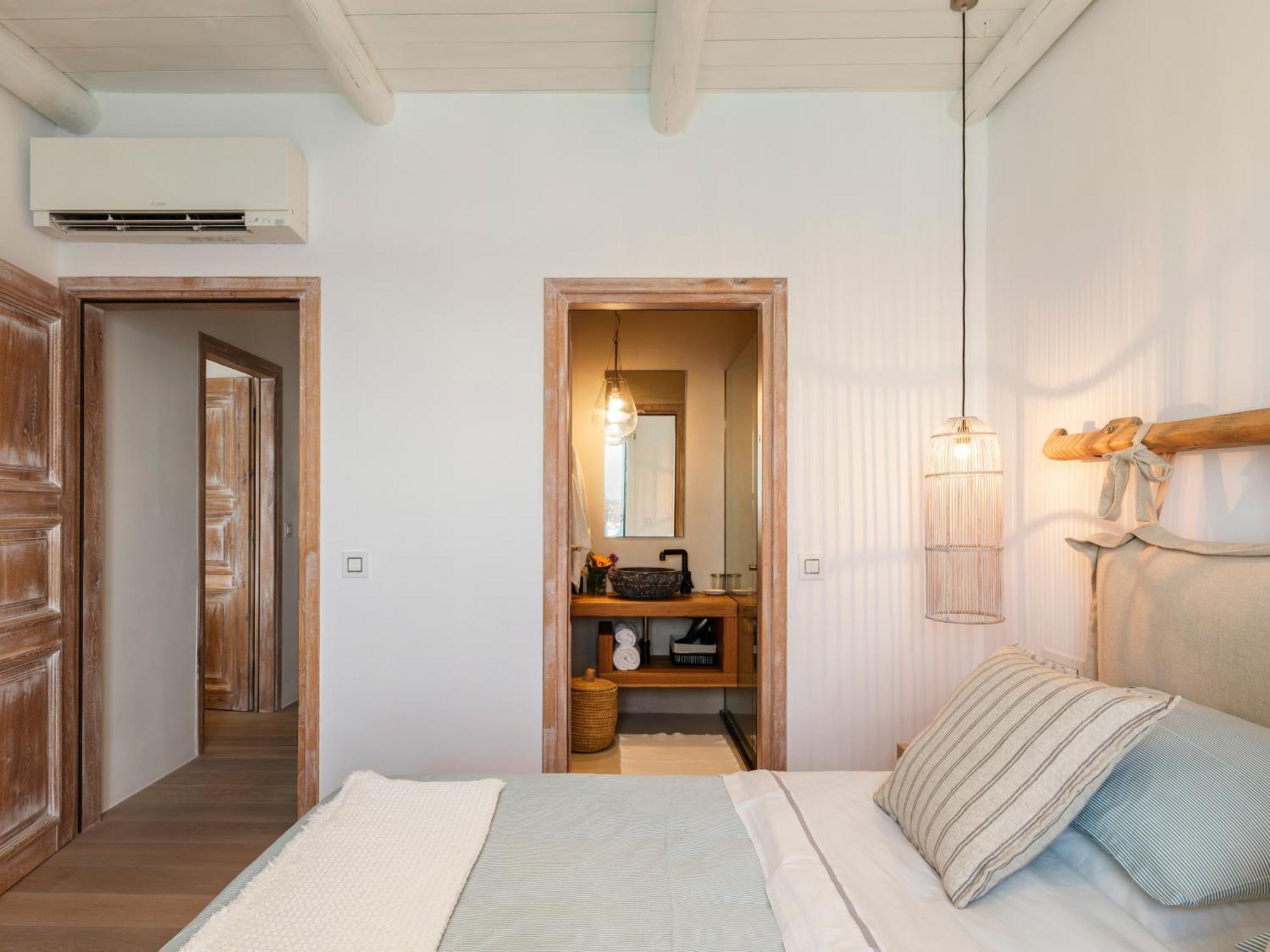 V&V Guest House - Luxury Suites Ornos  Esterno foto