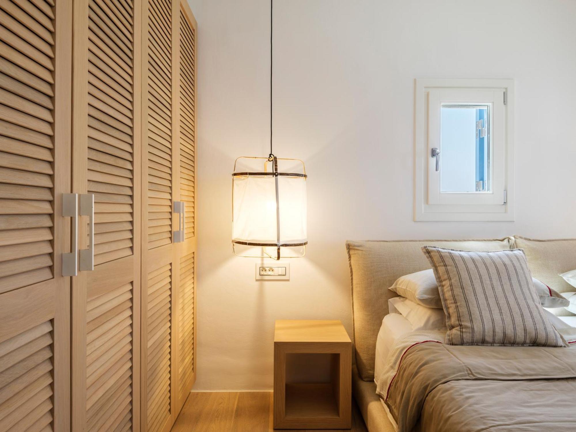 V&V Guest House - Luxury Suites Ornos  Esterno foto