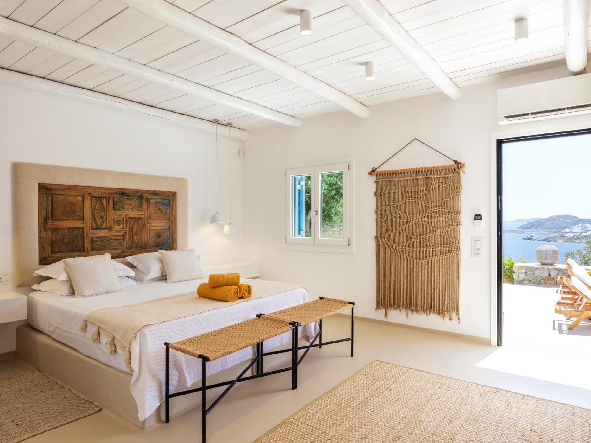 V&V Guest House - Luxury Suites Ornos  Esterno foto