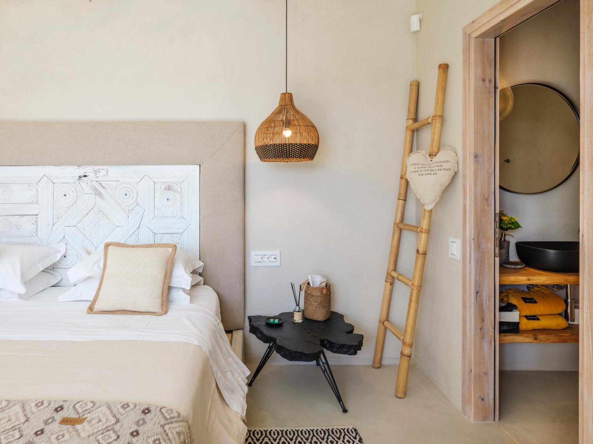 V&V Guest House - Luxury Suites Ornos  Esterno foto