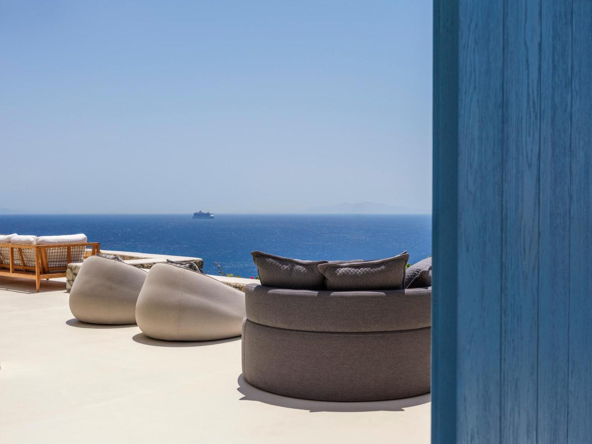 V&V Guest House - Luxury Suites Ornos  Esterno foto
